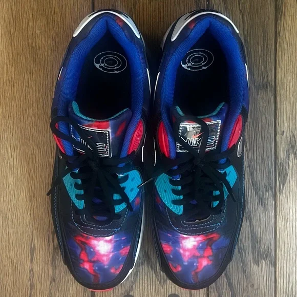 Nike Air Max 90’s Supernova 9.5 Men is an 11 in Women